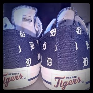 Detroit Tigers MLBP blue and white sneakers